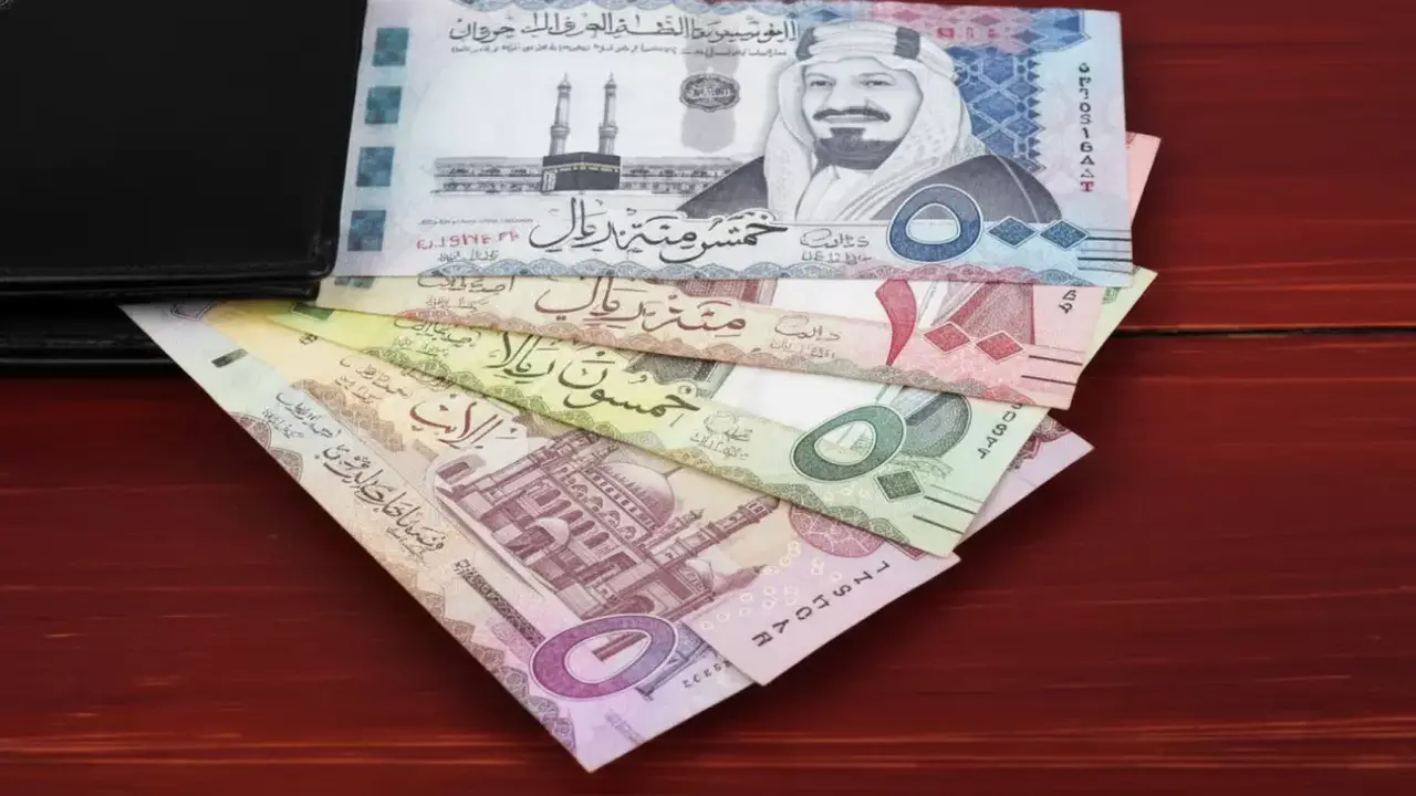 الريال السعودي يرتفع إلى 12.71 جنيهًا مصريًا: البنك المركزي يشرح أسباب التحول في سعر الصرف